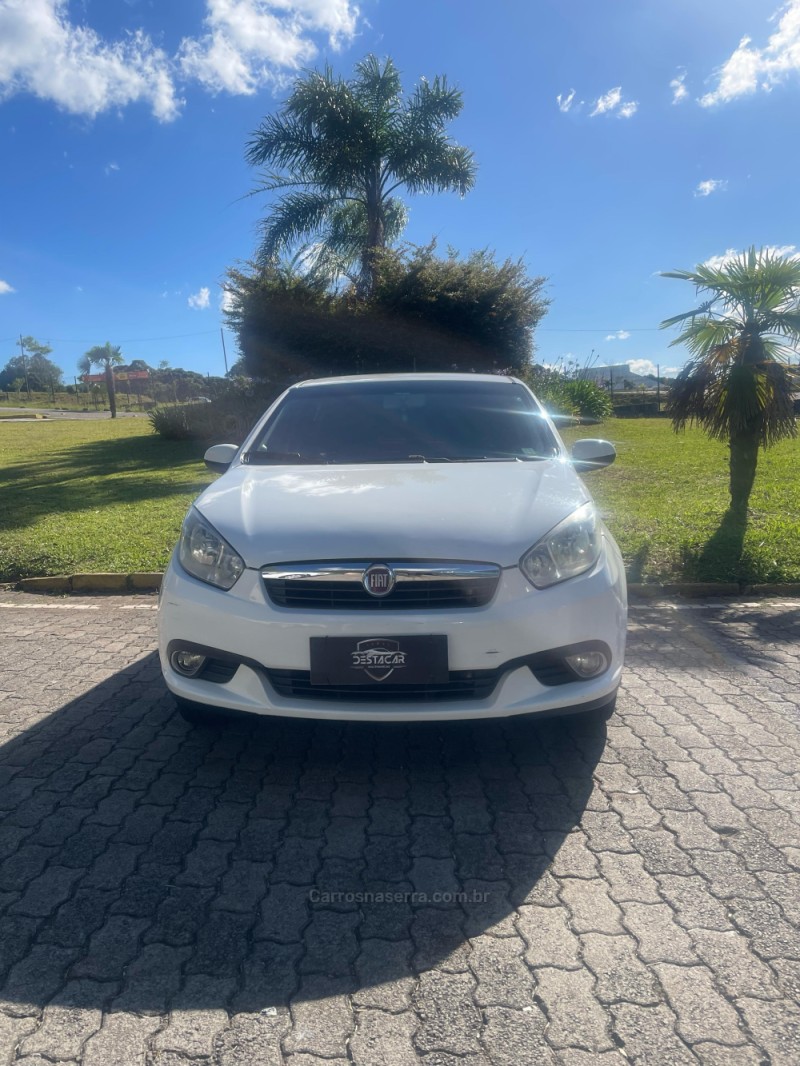 siena 1.4 mpi attractive 8v flex 4p manual 2013 caxias do sul