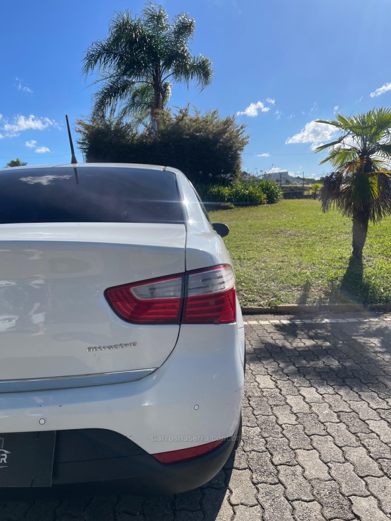 SIENA 1.4 MPI ATTRACTIVE 8V FLEX 4P MANUAL - 2013 - CAXIAS DO SUL