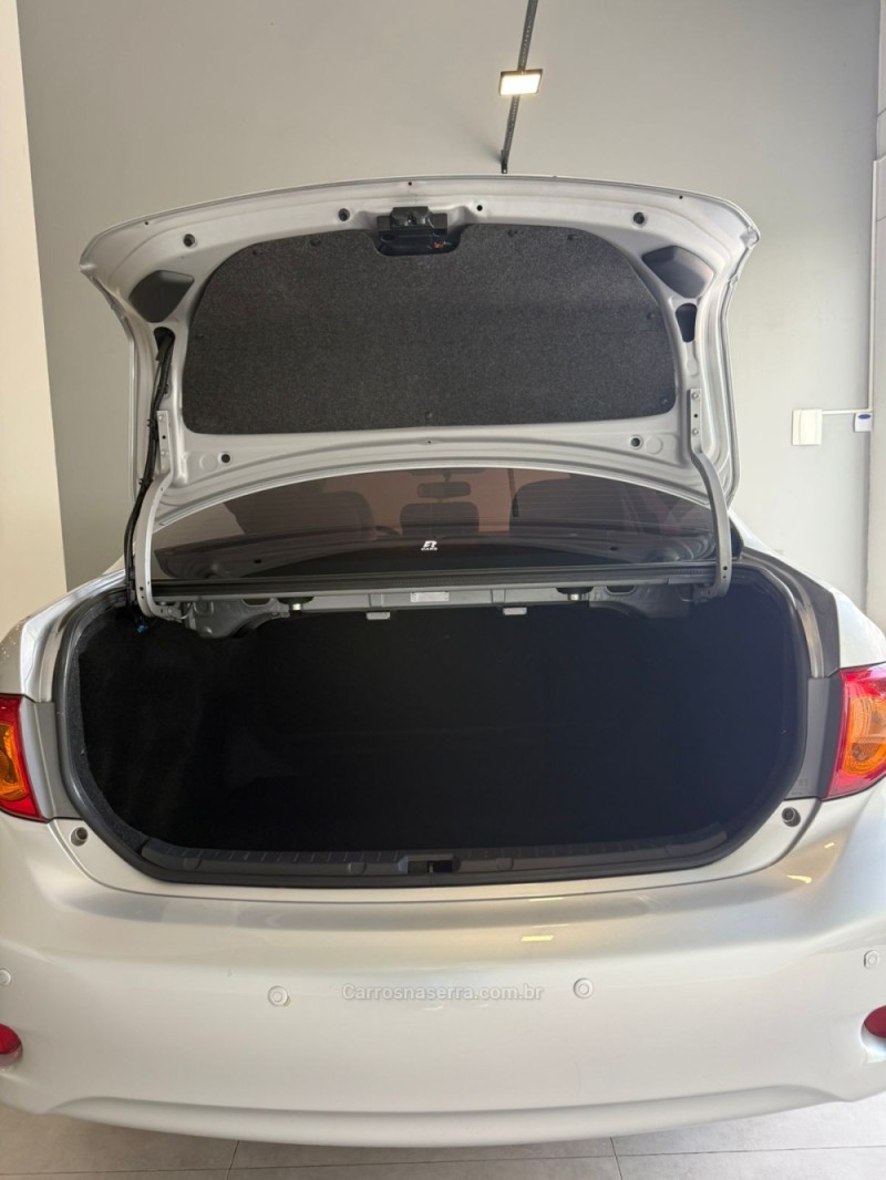 COROLLA 2.0 XEI 16V FLEX 4P AUTOMÁTICO - 2011 - LAJEADO