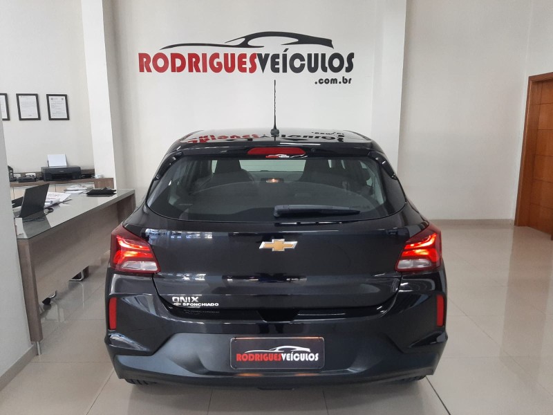 ONIX 1.0 12V FLEX 4P MANUAL - 2022 - CAXIAS DO SUL