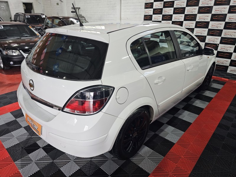 VECTRA 2.0 MPFI GT HATCH 8V FLEX 4P MANUAL - 2008 - CAXIAS DO SUL