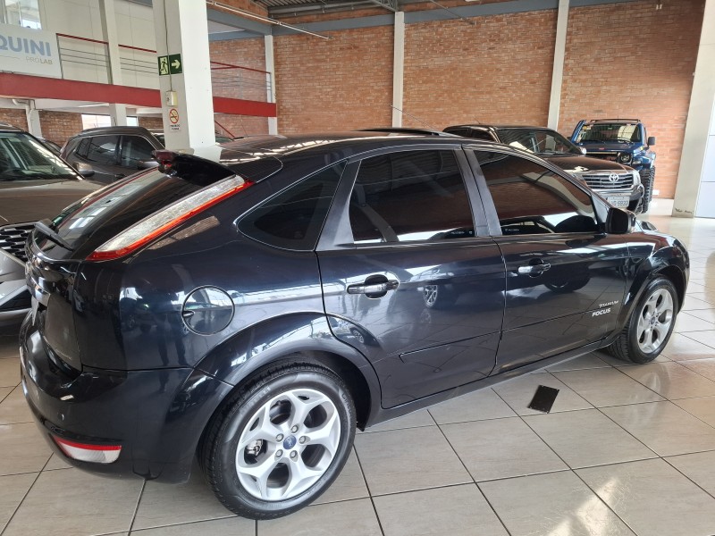FOCUS 2.0 TITANIUM 16V FLEX 4P AUTOMÁTICO - 2013 - FARROUPILHA
