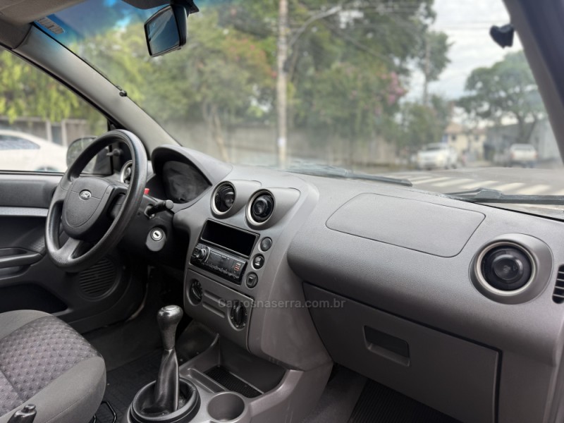 FIESTA 1.0 MPI PERSONNALITÉ 8V GASOLINA 4P MANUAL - 2005 - PAROBé