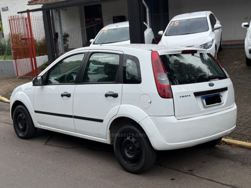 FIESTA 1.0 MPI PERSONNALITÉ 8V GASOLINA 4P MANUAL - 2005 - PAROBé