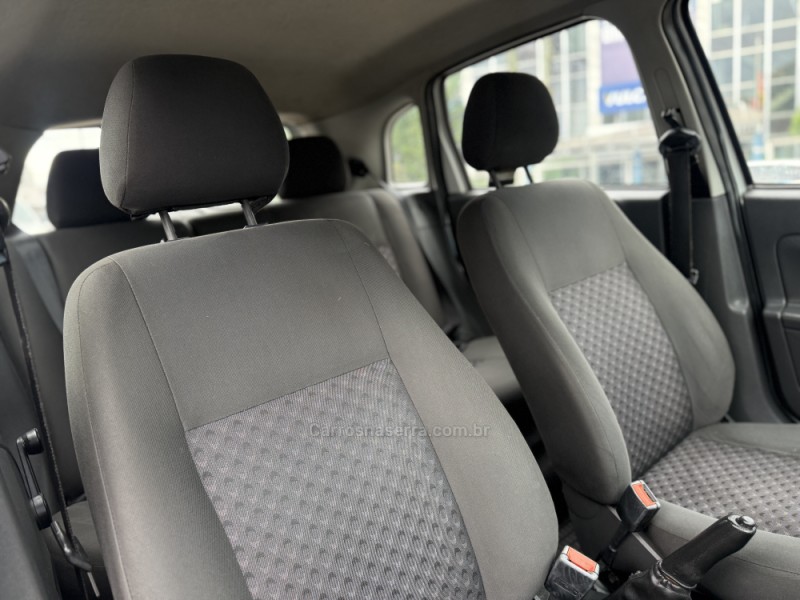 FIESTA 1.0 MPI PERSONNALITÉ 8V GASOLINA 4P MANUAL - 2005 - PAROBé