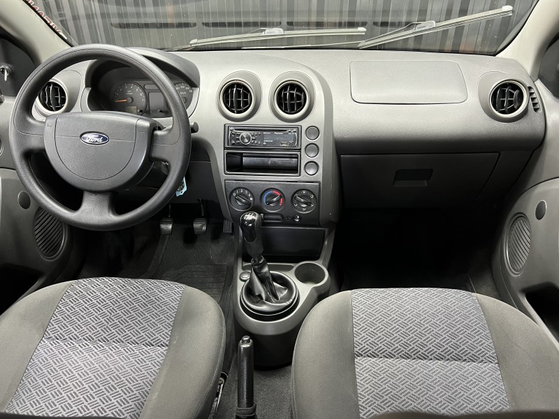 FIESTA 1.0 ROCAM SEDAN 8V FLEX 4P MANUAL - 2006 - CAXIAS DO SUL