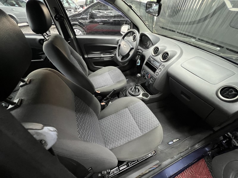 FIESTA 1.0 ROCAM SEDAN 8V FLEX 4P MANUAL - 2006 - CAXIAS DO SUL