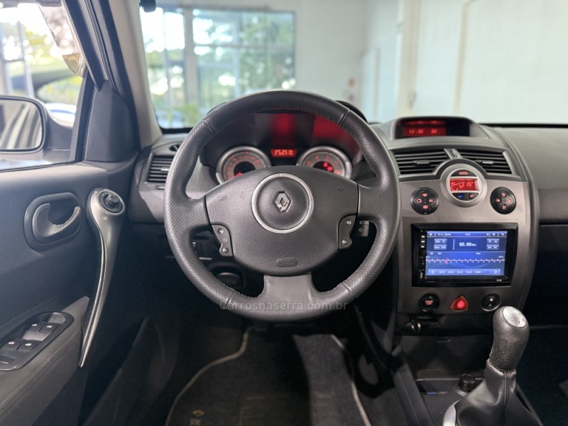 MÉGANE 1.6 DYNAMIQUE GRAND TOUR 16V FLEX 4P MANUAL - 2012 - NOVO HAMBURGO