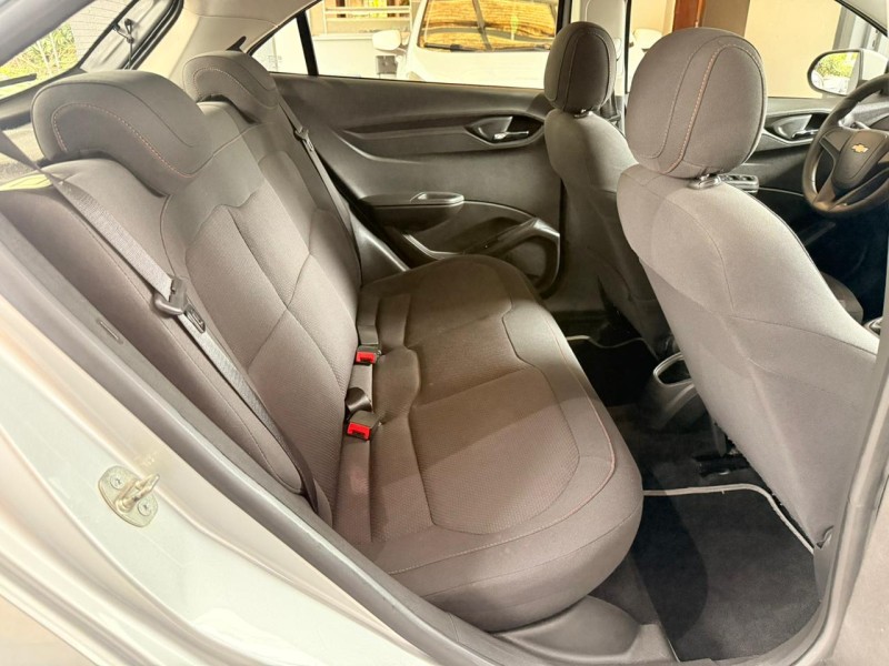 ONIX 1.4 MPFI LTZ 8V FLEX 4P MANUAL - 2015 - FARROUPILHA