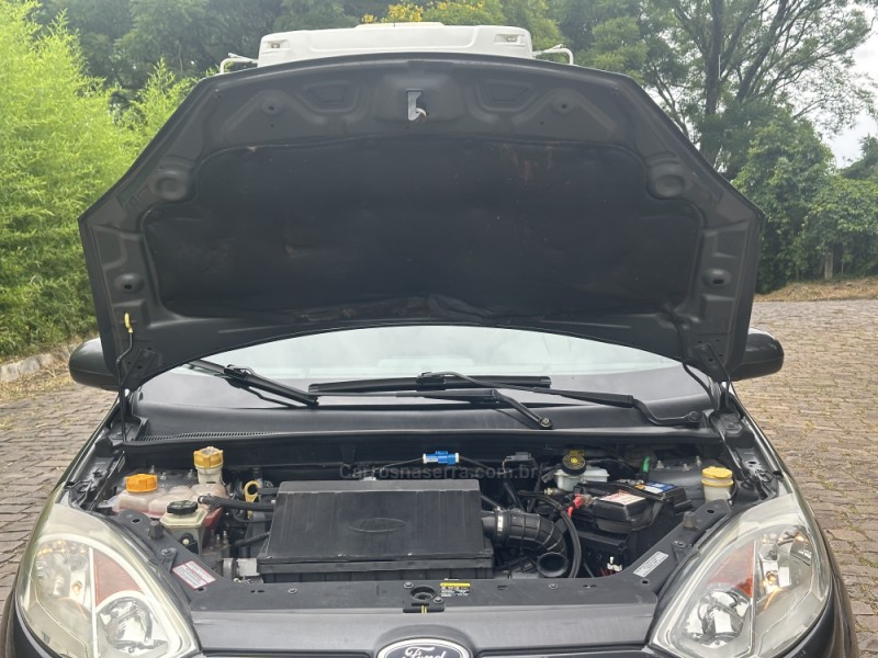 FIESTA 1.6 MPI CLASS SEDAN 8V FLEX 4P MANUAL - 2011 - NOVA PRATA