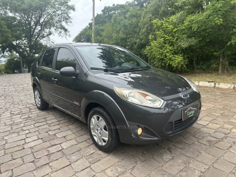 FIESTA 1.6 MPI CLASS SEDAN 8V FLEX 4P MANUAL - 2011 - NOVA PRATA