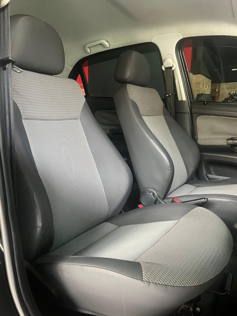 VOYAGE 1.0 MI 8V FLEX 4P MANUAL - 2011 - SãO LEOPOLDO