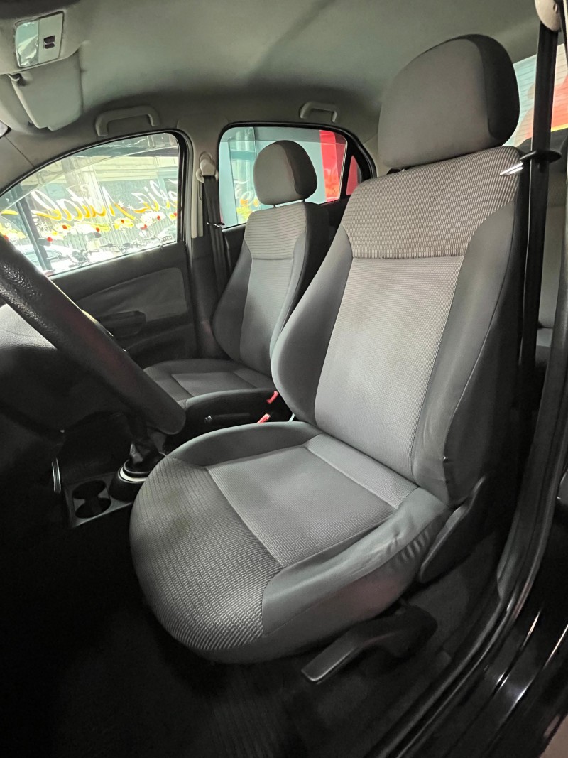 VOYAGE 1.0 MI 8V FLEX 4P MANUAL - 2011 - SãO LEOPOLDO