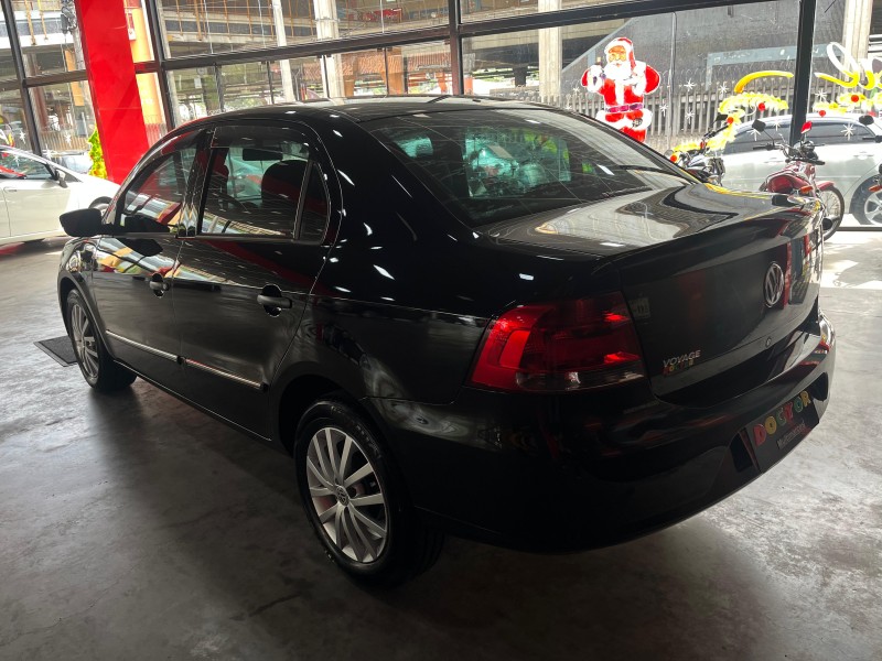 VOYAGE 1.0 MI 8V FLEX 4P MANUAL - 2011 - SãO LEOPOLDO