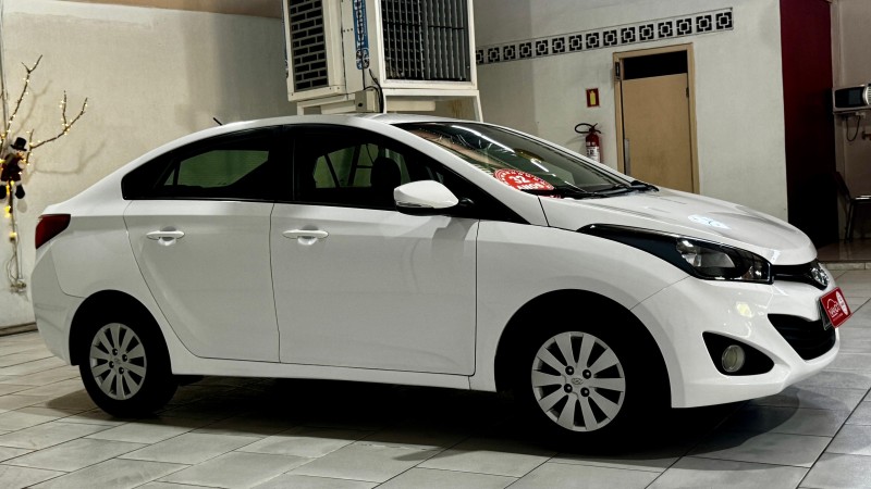 HB20S 1.6 COMFORT PLUS 16V FLEX 4P MANUAL - 2015 - ESTâNCIA VELHA