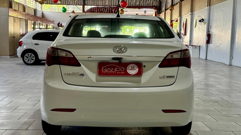 HB20S 1.6 COMFORT PLUS 16V FLEX 4P MANUAL - 2015 - ESTâNCIA VELHA