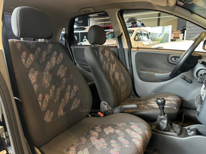 CORSA 1.8 MPFI MAXX 8V FLEX 4P MANUAL - 2003 - CAXIAS DO SUL