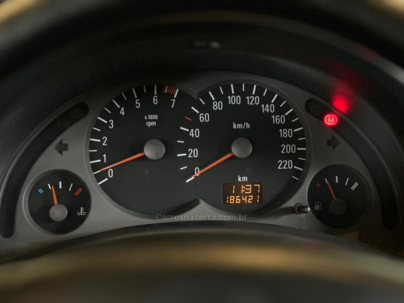 CORSA 1.8 MPFI MAXX 8V FLEX 4P MANUAL - 2003 - CAXIAS DO SUL