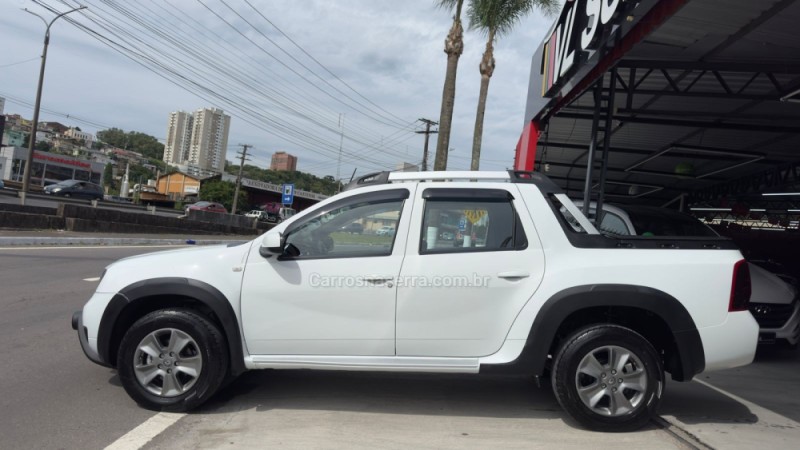 DUSTER OROCH 2.0 16V FLEX DYNAMIQUE AT 4P AUTOMÁTICO - 2018 - CAXIAS DO SUL