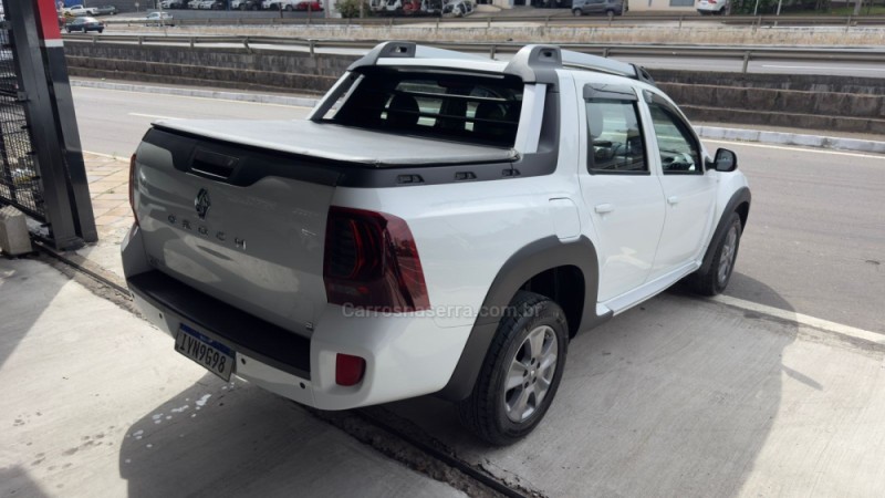 DUSTER OROCH 2.0 16V FLEX DYNAMIQUE AT 4P AUTOMÁTICO - 2018 - CAXIAS DO SUL