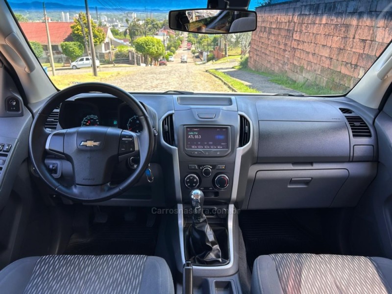 S10 2.4 LT 4X2 CD 8V FLEX 4P MANUAL - 2014 - VENâNCIO AIRES