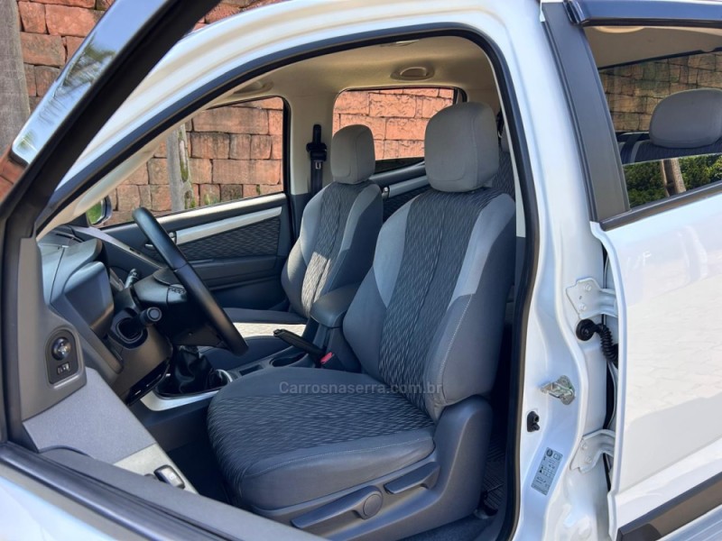 S10 2.4 LT 4X2 CD 8V FLEX 4P MANUAL - 2014 - VENâNCIO AIRES