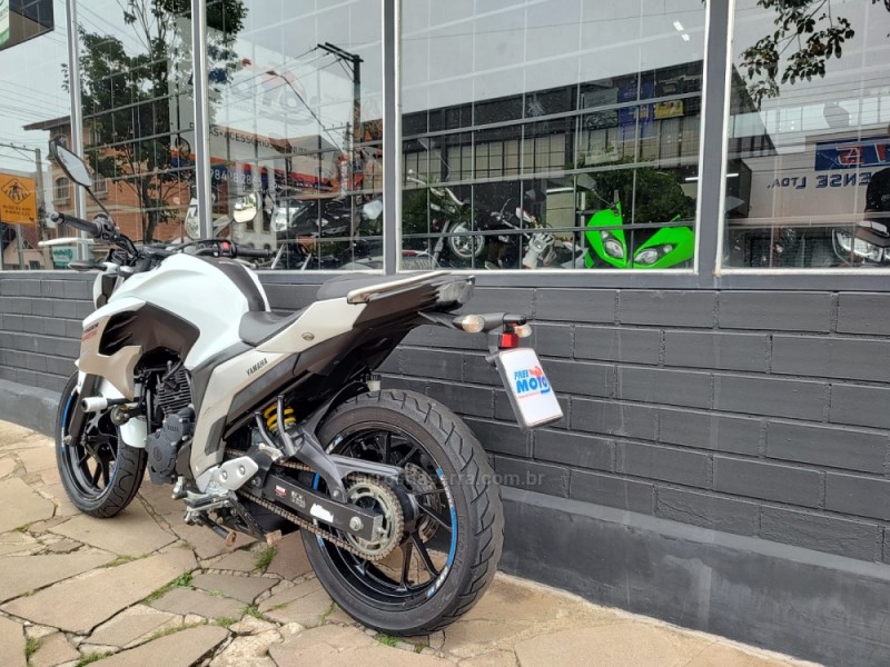 FAZER FZ25 ABS - 2018 - FLORES DA CUNHA