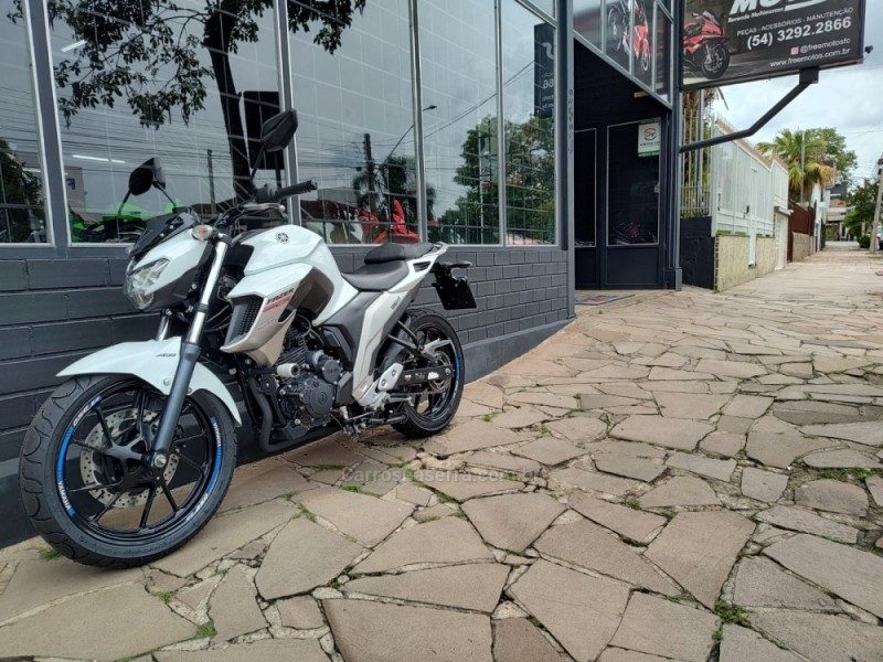 FAZER FZ25 ABS - 2018 - FLORES DA CUNHA