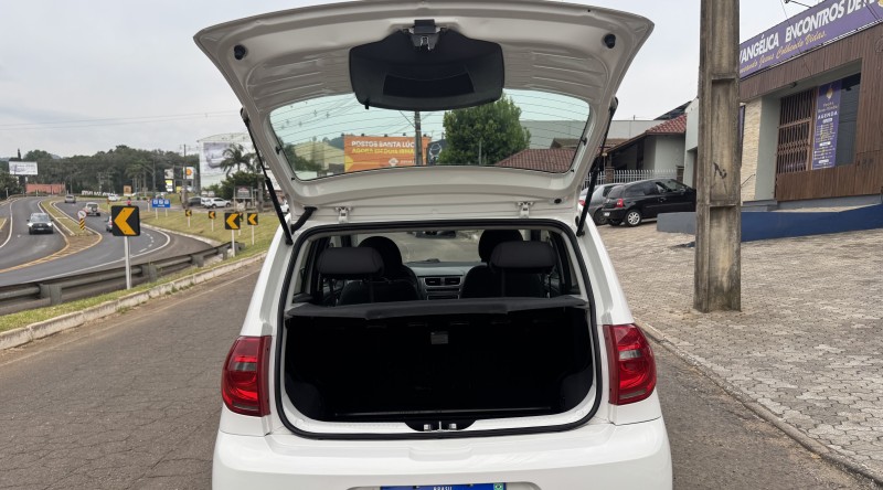 FOX 1.6 MI 8V FLEX 4P MANUAL - 2014 - DOIS IRMãOS