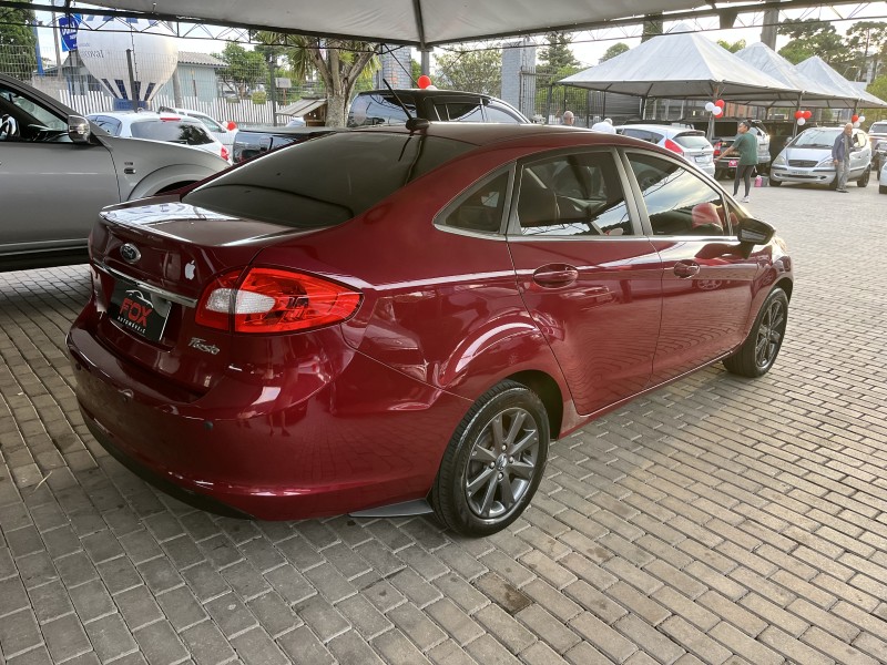 FIESTA 1.6 SE SEDAN 16V FLEX 4P MANUAL - 2011 - CAXIAS DO SUL
