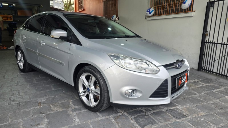 FOCUS 2.0 SE PLUS FASTBACK 16V FLEX 4P AUTOMÁTICO - 2014 - CAXIAS DO SUL