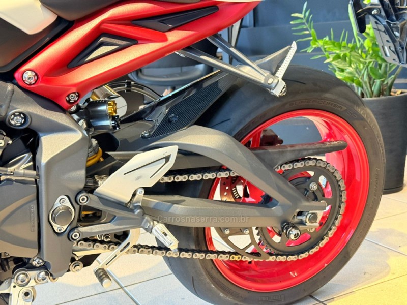 DAYTONA 675R ABS - 2014 - CAXIAS DO SUL
