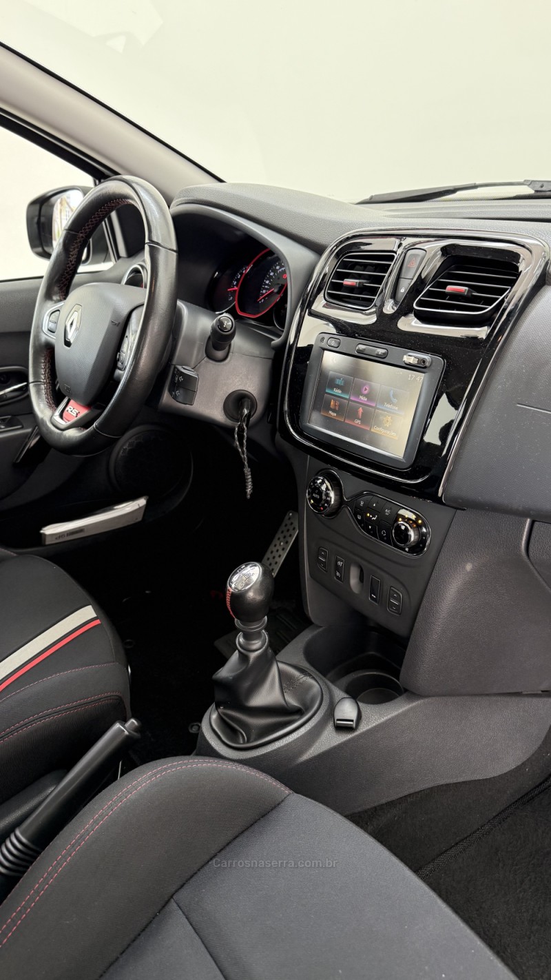 SANDERO 2.0 RS 16V FLEX 4P MANUAL - 2017 - BENTO GONçALVES