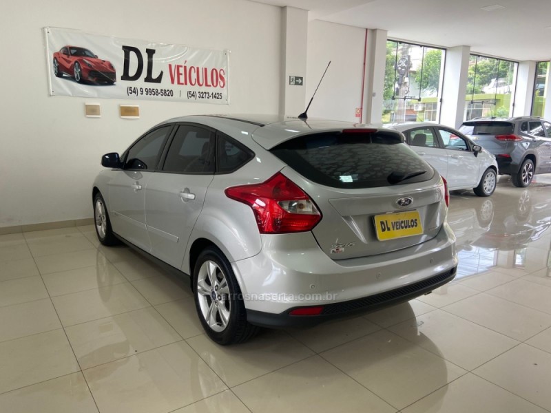FOCUS 1.6 SE HATCH 16V FLEX 4P AUTOMÁTICO - 2015 - NOVA BASSANO
