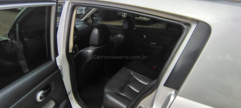 TIIDA 1.8 SL 16V FLEX 4P AUTOMÁTICO - 2012 - PORTãO