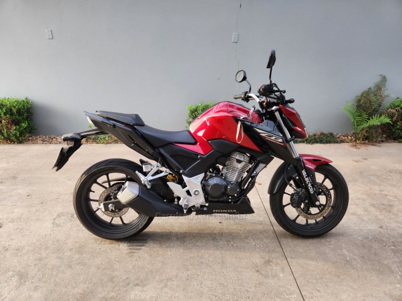 CB 300F TWISTER ABS - 2025 - MONTENEGRO