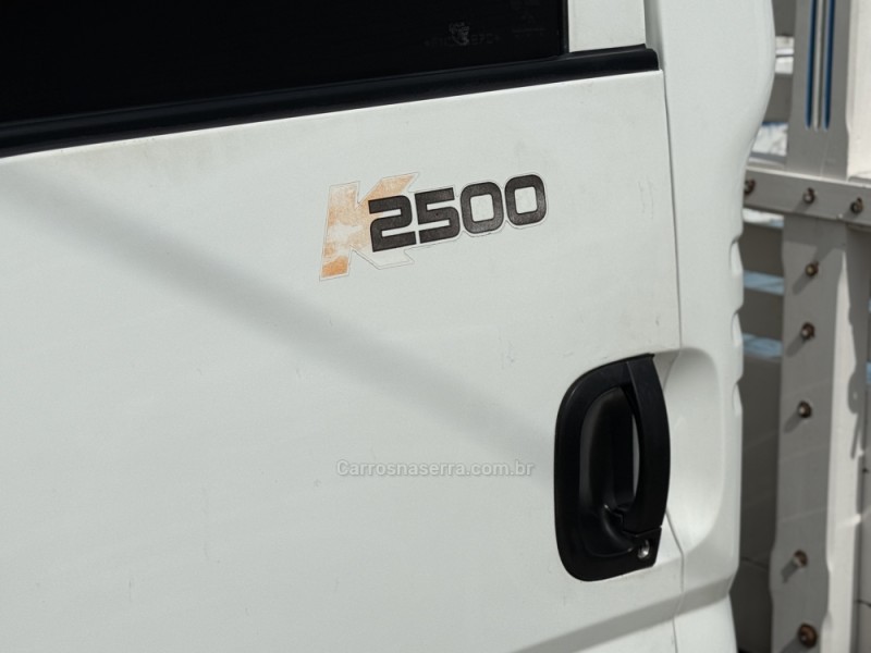 BONGO 2.5 K-2500 4X2 CS TURBO DIESEL 2P MANUAL - 2015 - DOIS IRMãOS