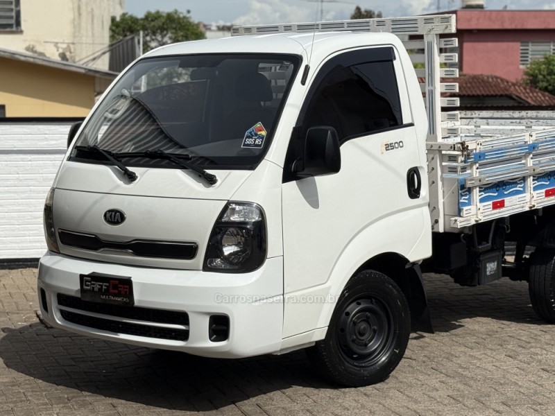 BONGO 2.5 K-2500 4X2 CS TURBO DIESEL 2P MANUAL - 2015 - DOIS IRMãOS