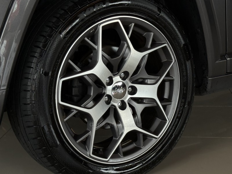 COMMANDER 1.3 OVERLAND T270 16V 4X2 TURBO FLEX 4P AUTOMÁTICO - 2023 - DOIS IRMãOS