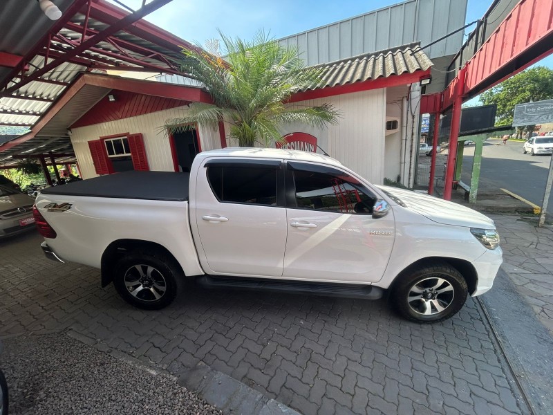 HILUX 2.8 SR 4X4 CD 16V DIESEL 4P AUTOMÁTICO - 2019 - TRêS COROAS