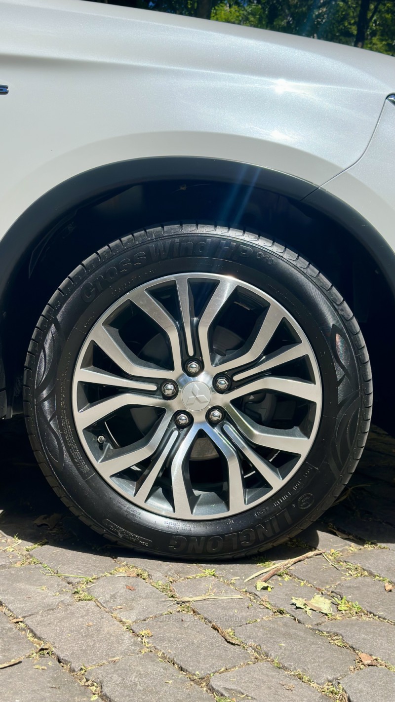 OUTLANDER 3.0 GT 4X4 V6 24V GASOLINA 4P AUTOMÁTICO - 2018 - CAXIAS DO SUL