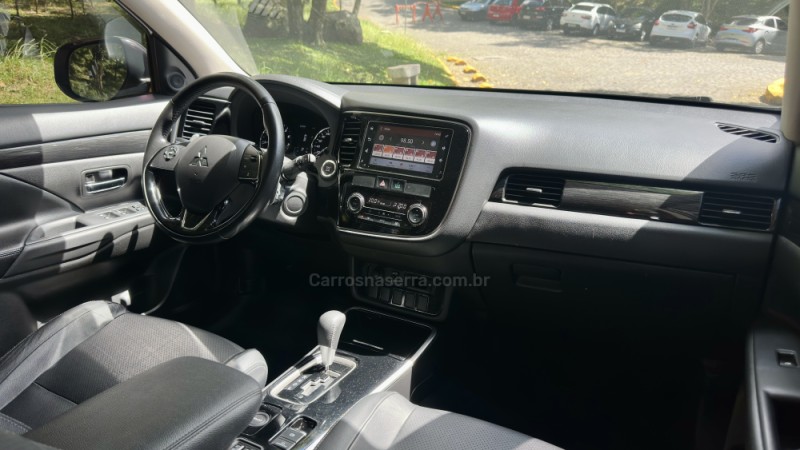 OUTLANDER 3.0 GT 4X4 V6 24V GASOLINA 4P AUTOMÁTICO - 2018 - CAXIAS DO SUL