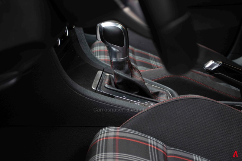 GOLF 2.0 TSI GTI 16V TURBO GASOLINA 4P AUTOMÁTICO - 2015 - GARIBALDI