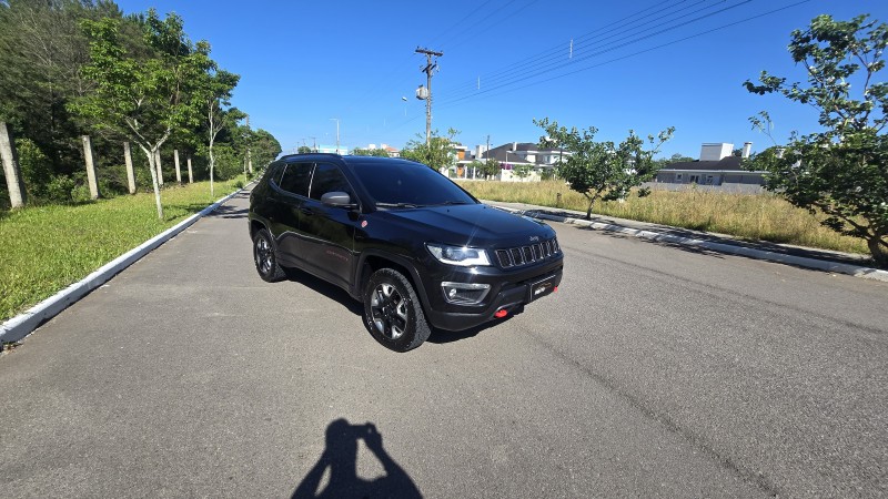 COMPASS 2.0 16V DIESEL TRAILHAWK 4X4 AUTOMÁTICO - 2018 - BENTO GONçALVES