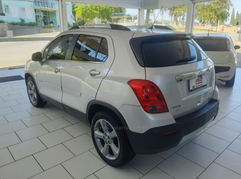 TRACKER 1.8 MPFI LTZ 4X2 16V FLEX 4P AUTOMÁTICO - 2015 - GARIBALDI