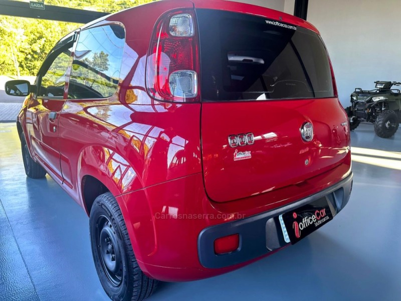 UNO 1.0 EVO VIVACE 8V FLEX 2P MANUAL - 2013 - TRêS COROAS