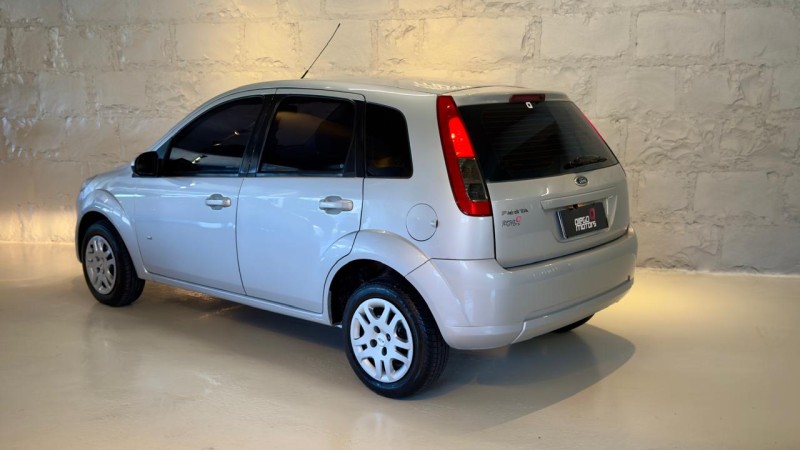 FIESTA 1.0 ROCAM SE 8V FLEX 4P MANUAL - 2014 - CAXIAS DO SUL