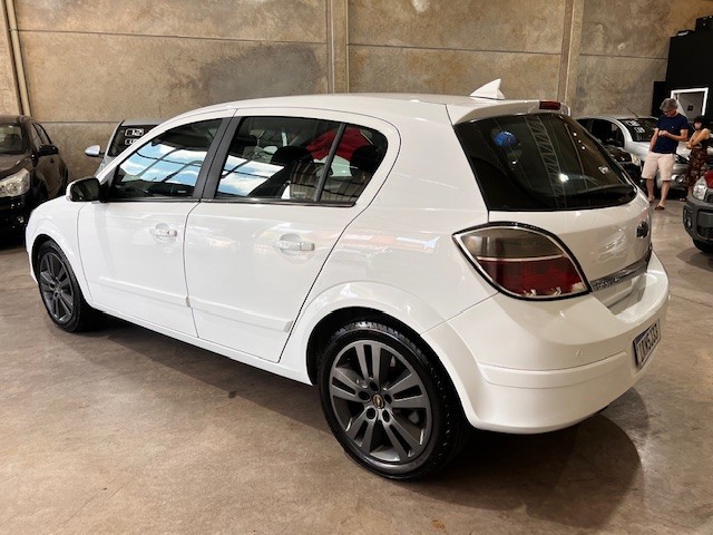 VECTRA 2.0 MPFI GT HATCH 8V FLEX 4P MANUAL - 2011 - CAXIAS DO SUL