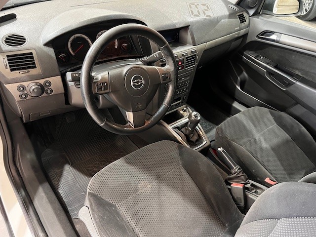 VECTRA 2.0 MPFI GT HATCH 8V FLEX 4P MANUAL - 2011 - CAXIAS DO SUL