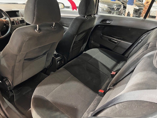 VECTRA 2.0 MPFI GT HATCH 8V FLEX 4P MANUAL - 2011 - CAXIAS DO SUL